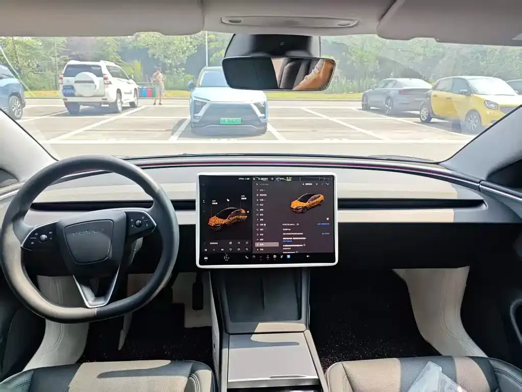 Tesla Model 3 — фото 10