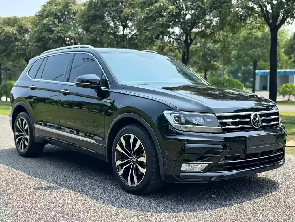 Volkswagen Tiguan L — фото 8