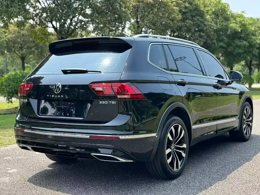 Volkswagen Tiguan L — фото 10