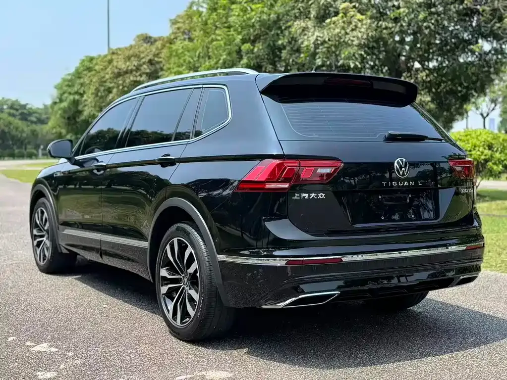 Volkswagen Tiguan L — фото 9