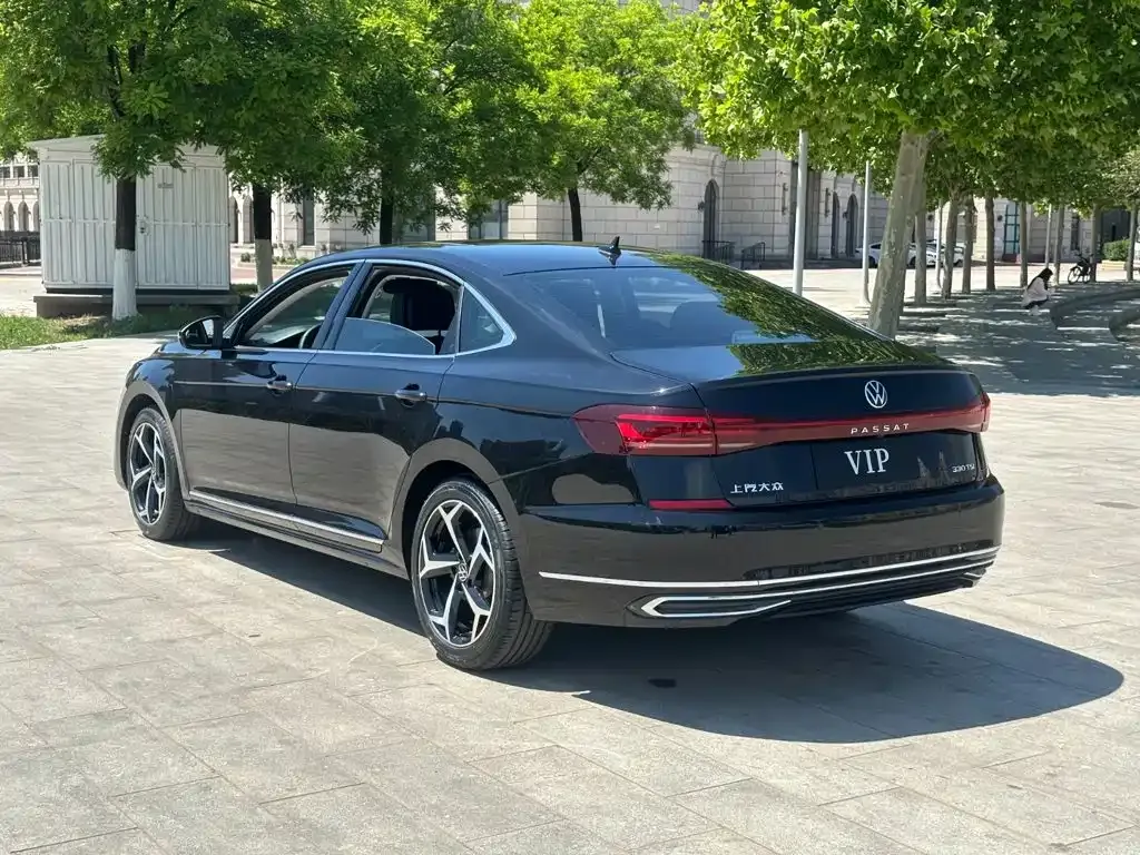 Volkswagen Passat — фото 5