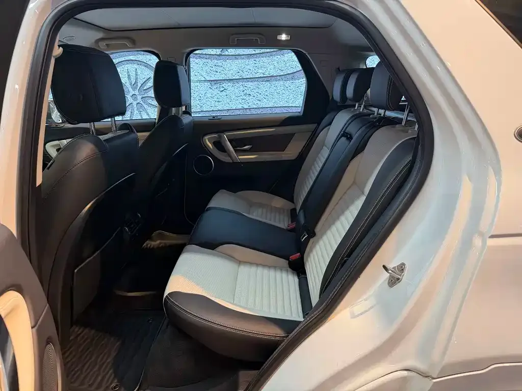 Land Rover Discovery Sport Hybrid — фото 10