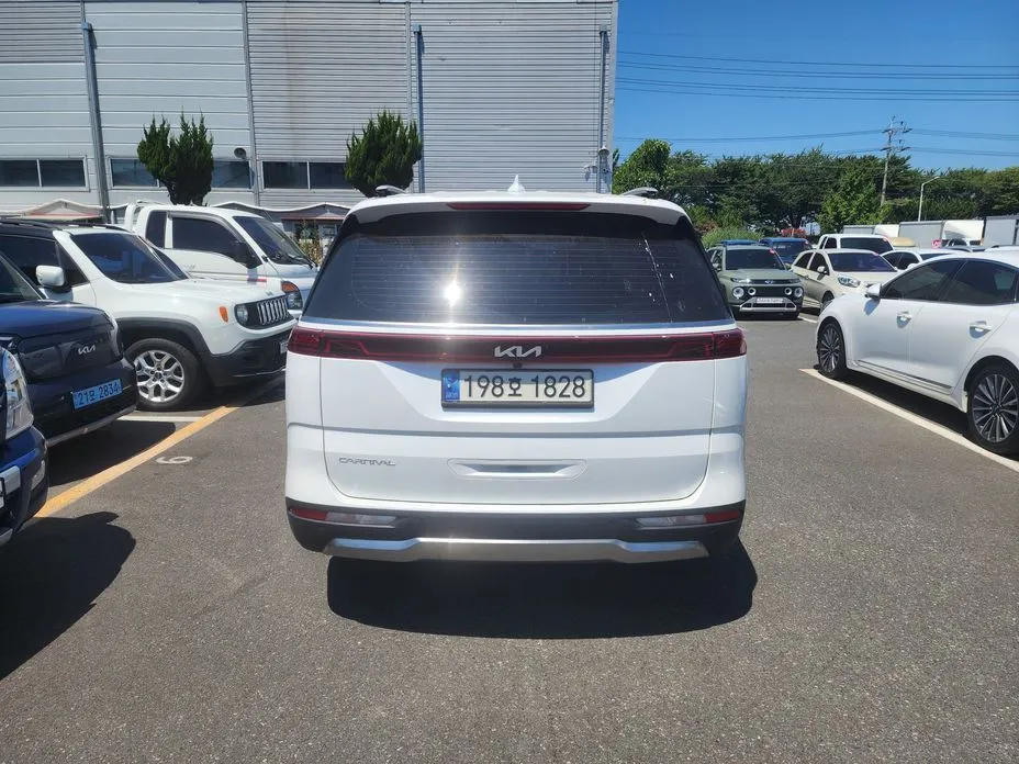 Kia Carnival — фото 10