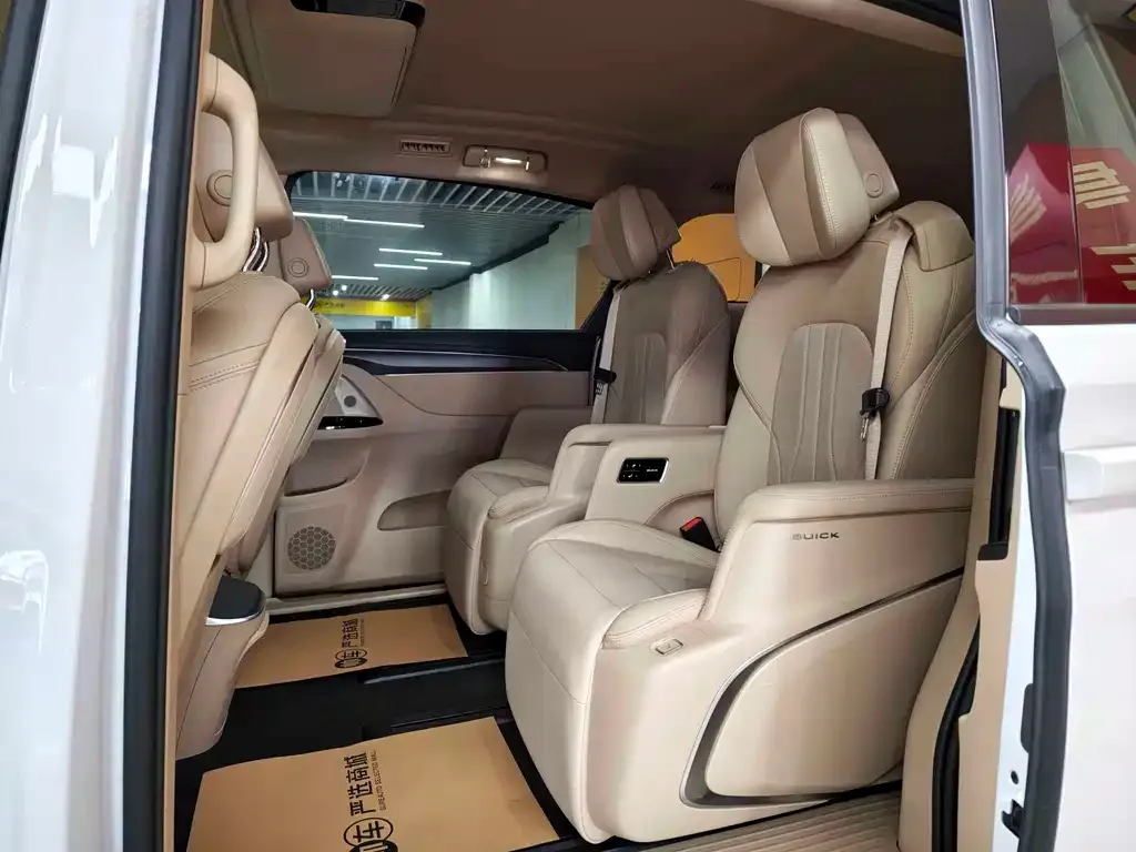 Buick GL8 Hybrid — фото 3