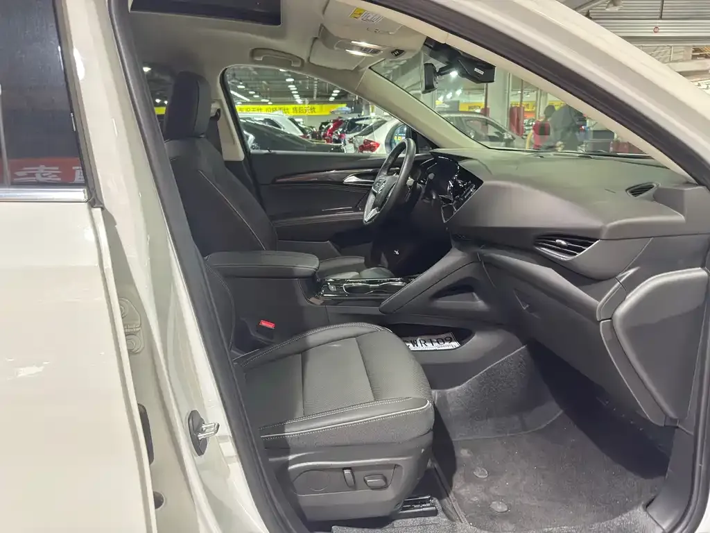 Buick Envision Plus — фото 6