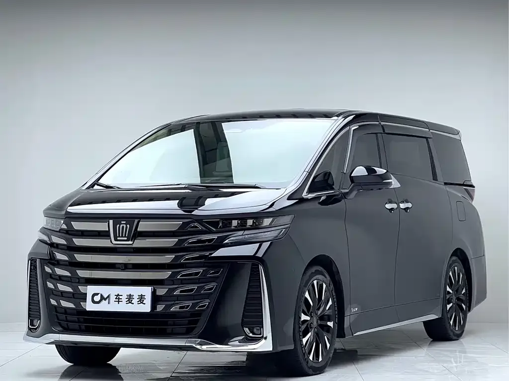 Toyota Vellfire — фото 1