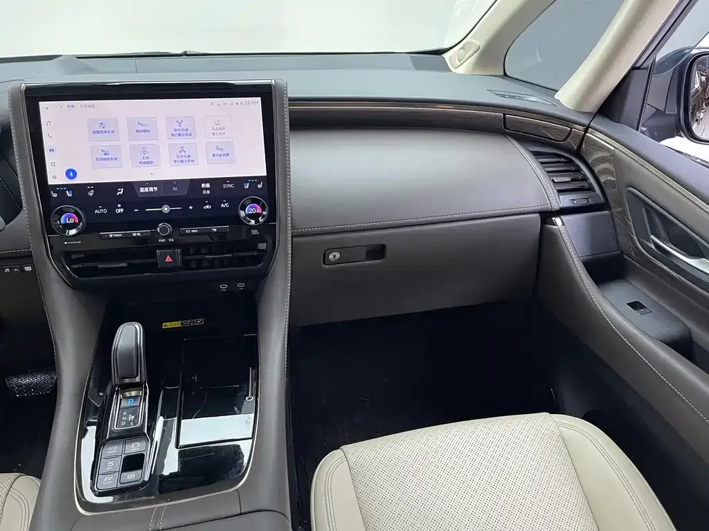 Toyota Vellfire — фото 5