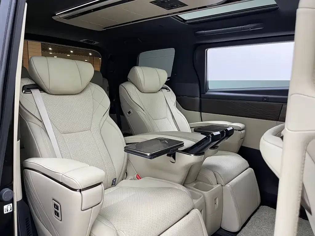 Toyota Vellfire — фото 9