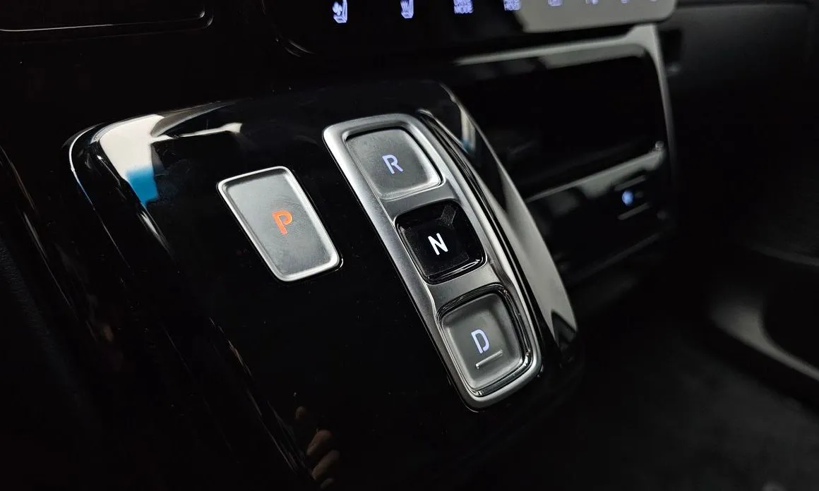 Hyundai Staria — фото 2