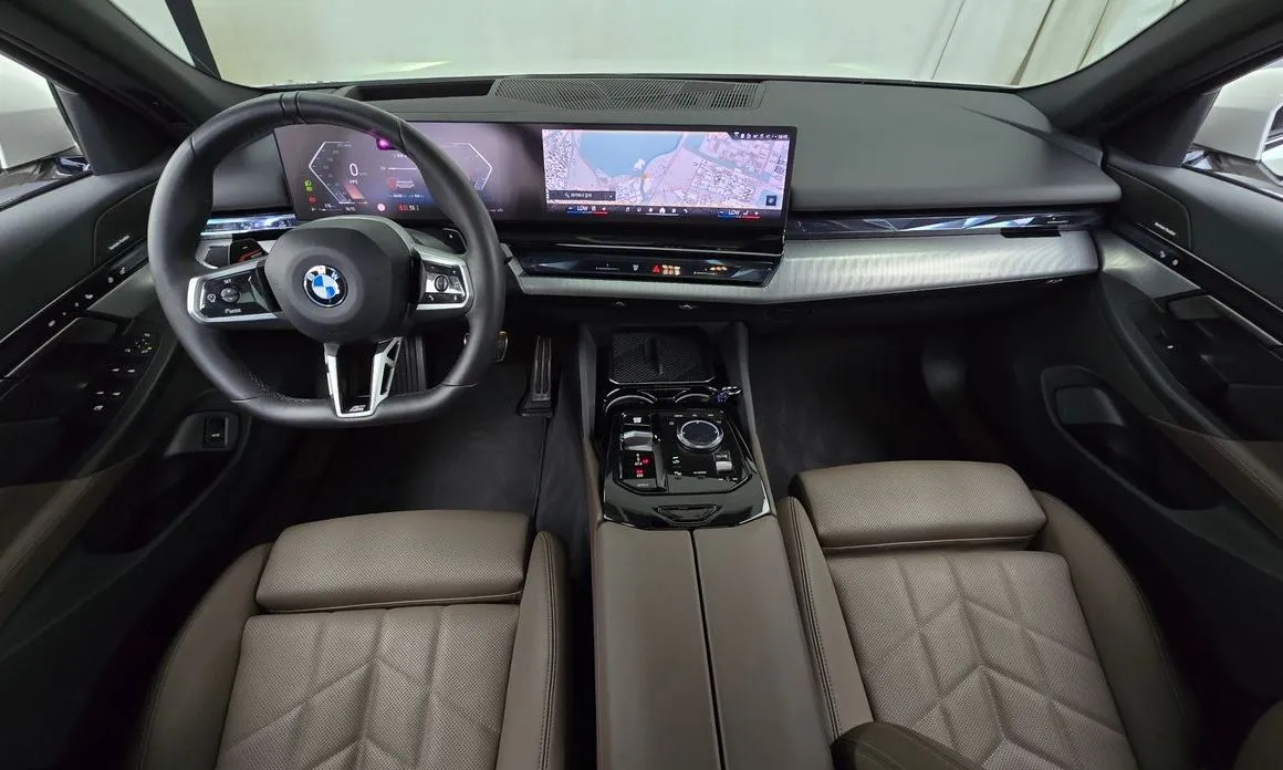 BMW 5-Series — фото 10