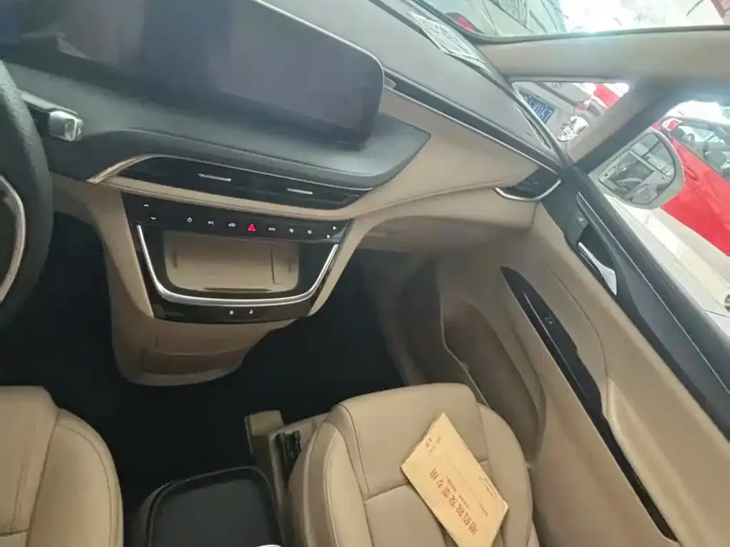 Buick GL8 Hybrid — фото 7