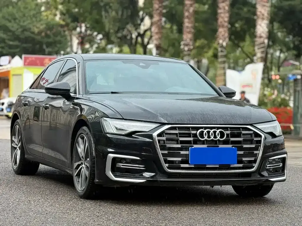 Audi A6L — фото 1