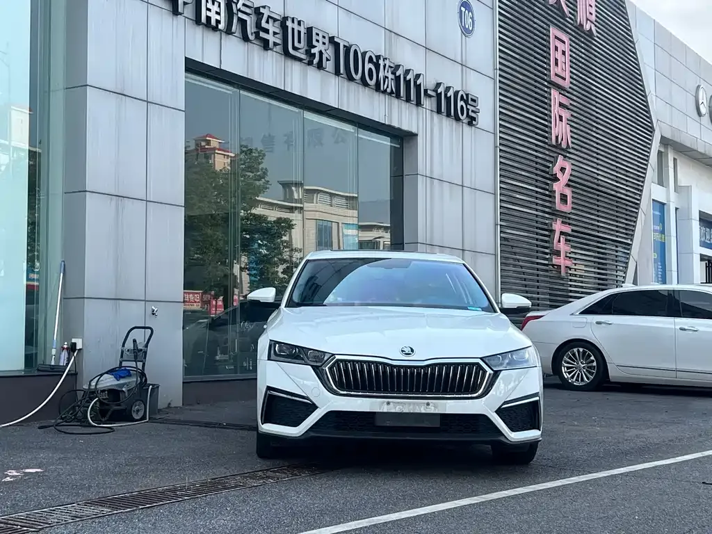 Skoda Octavia — фото 9