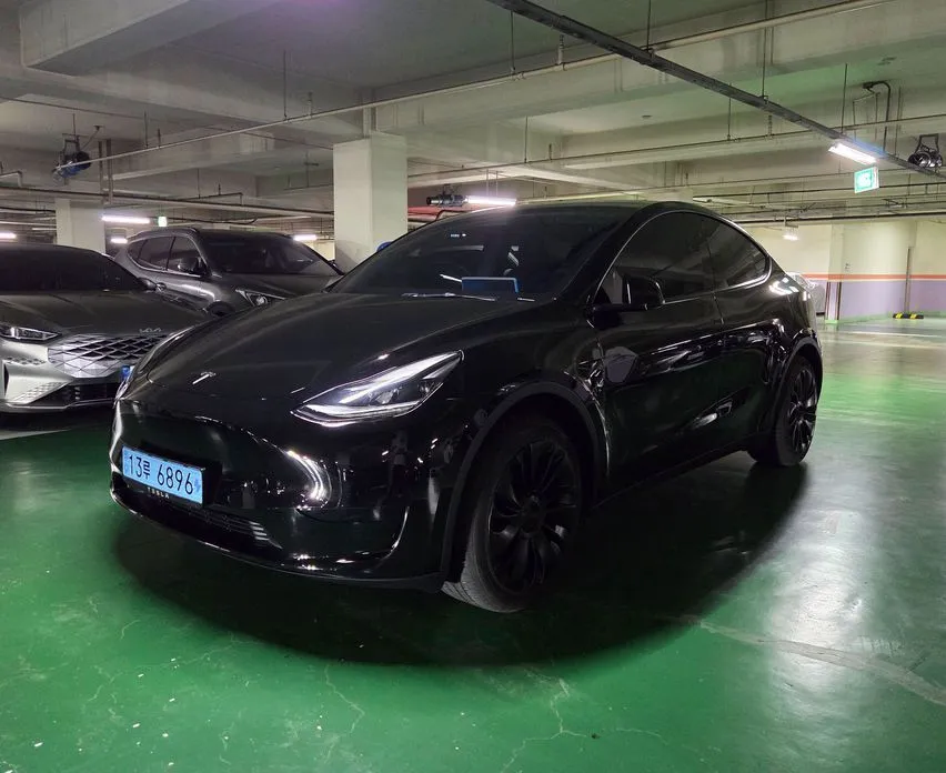 Tesla Model Y — фото 1
