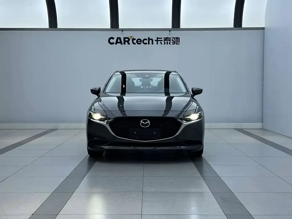 Mazda 3 Axela — фото 4