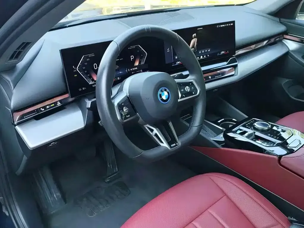 BMW i5 — фото 2