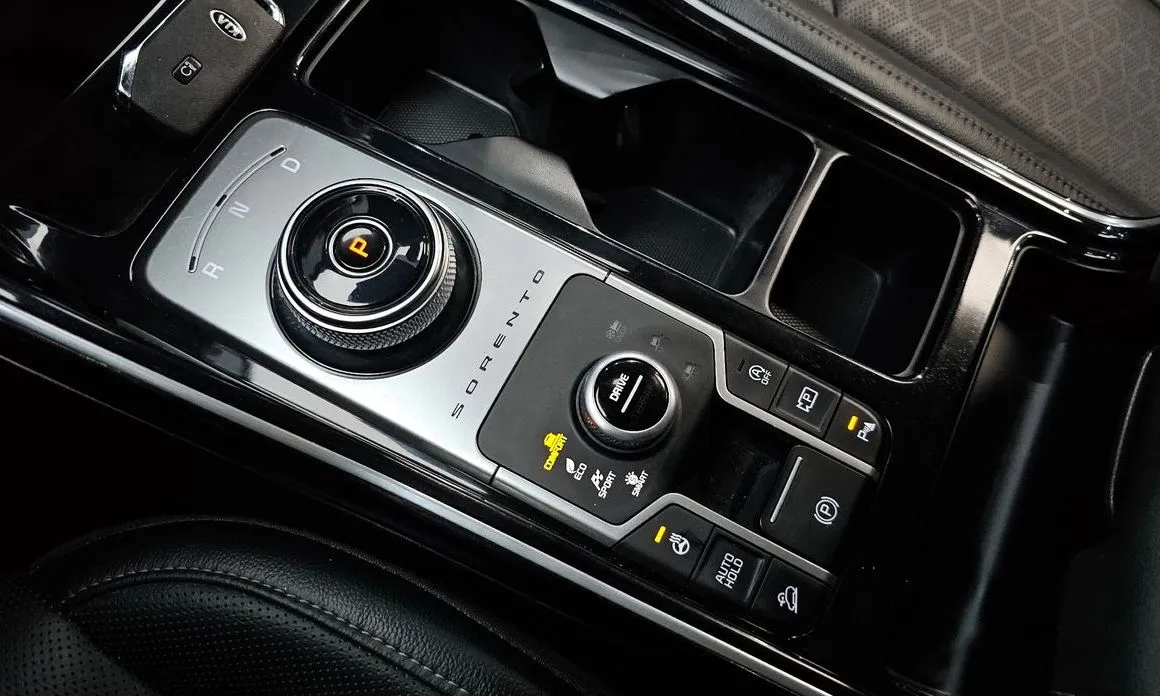 Kia Sorento — фото 9