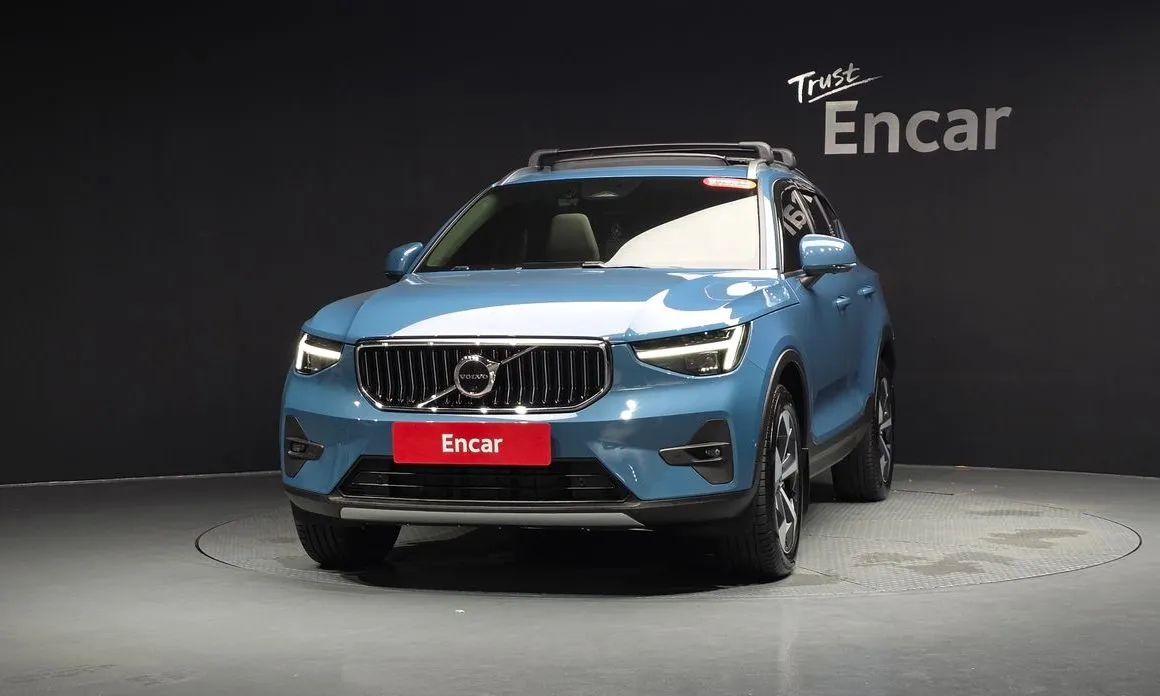 Volvo XC40 — фото 3