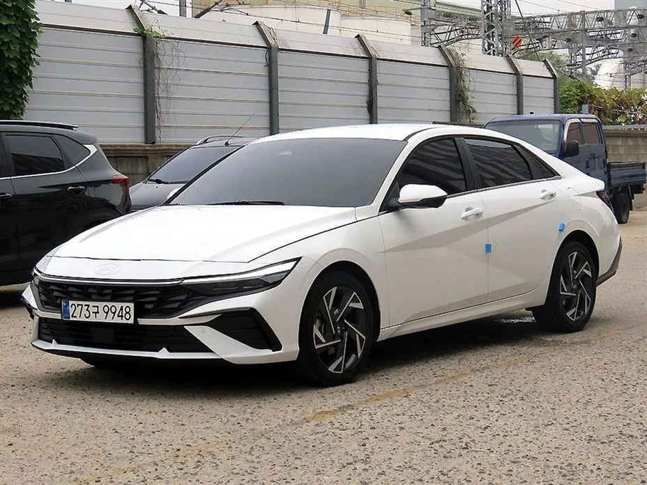 Hyundai AVANTE — фото 8