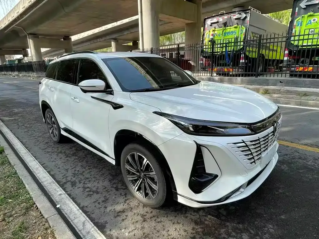 Changan CS75PLUS — фото 2
