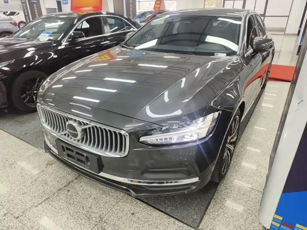 Volvo S90 — фото 1