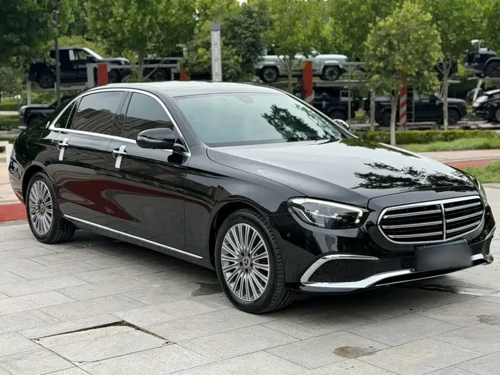 Mercedes-Benz E-Class — фото 8