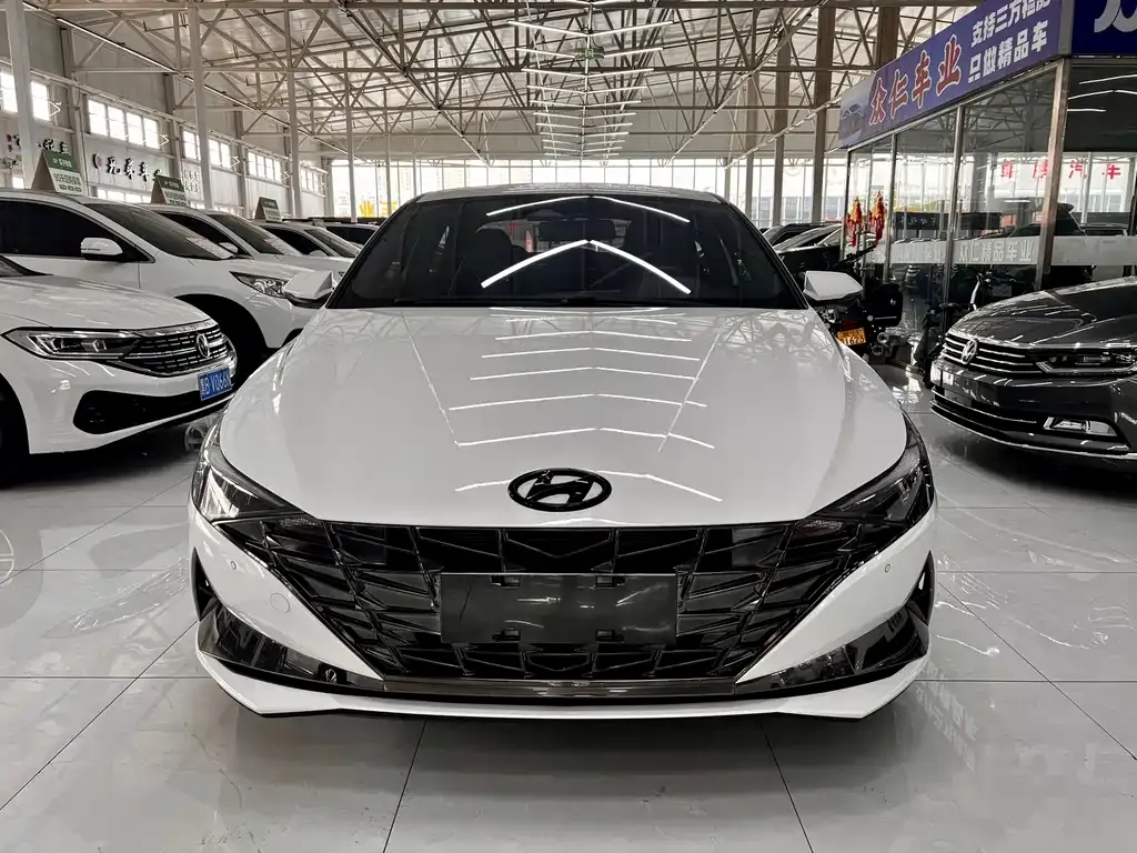 Hyundai Elantra — фото 8