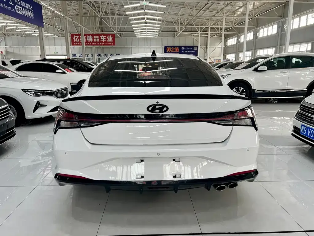 Hyundai Elantra — фото 4