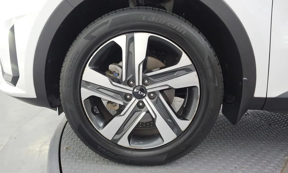 Kia Sorento — фото 6