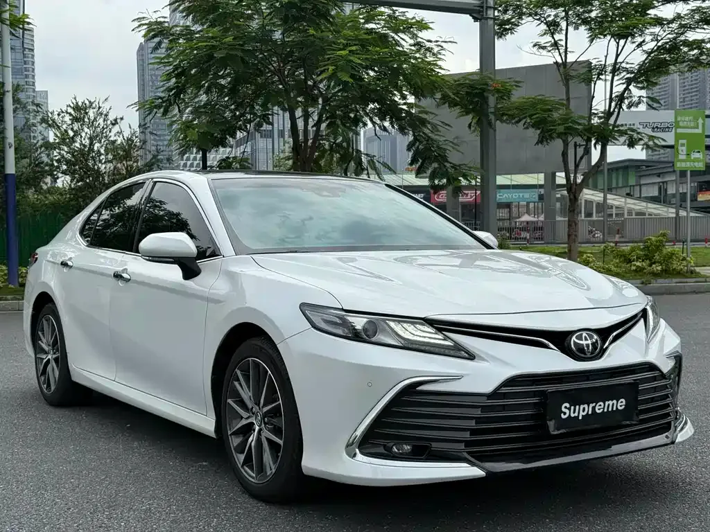 Toyota Camry — фото 7
