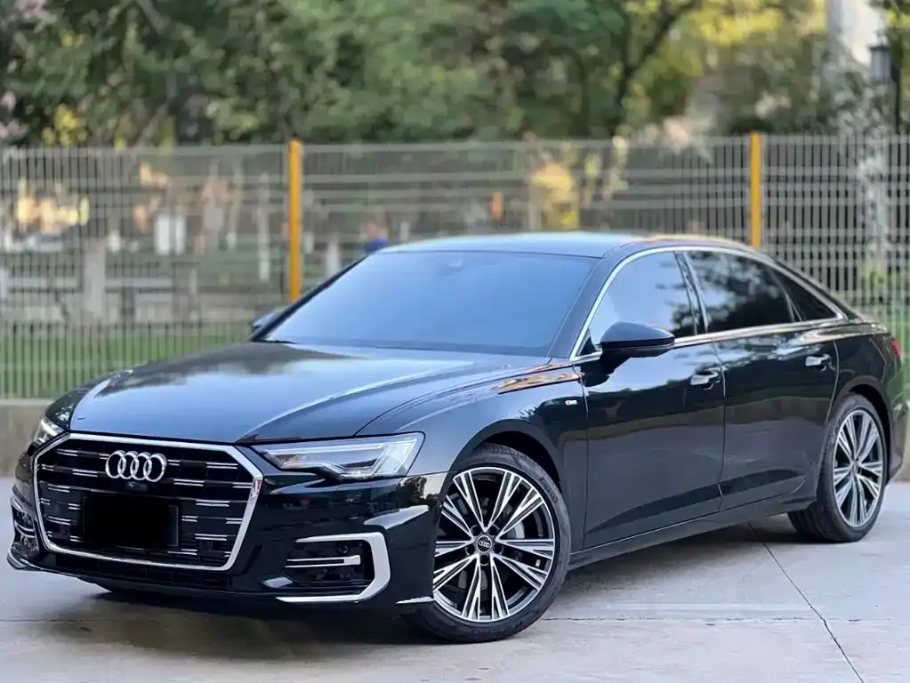 Audi A6L — фото 1