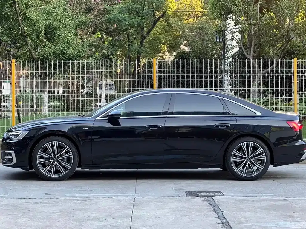 Audi A6L — фото 10