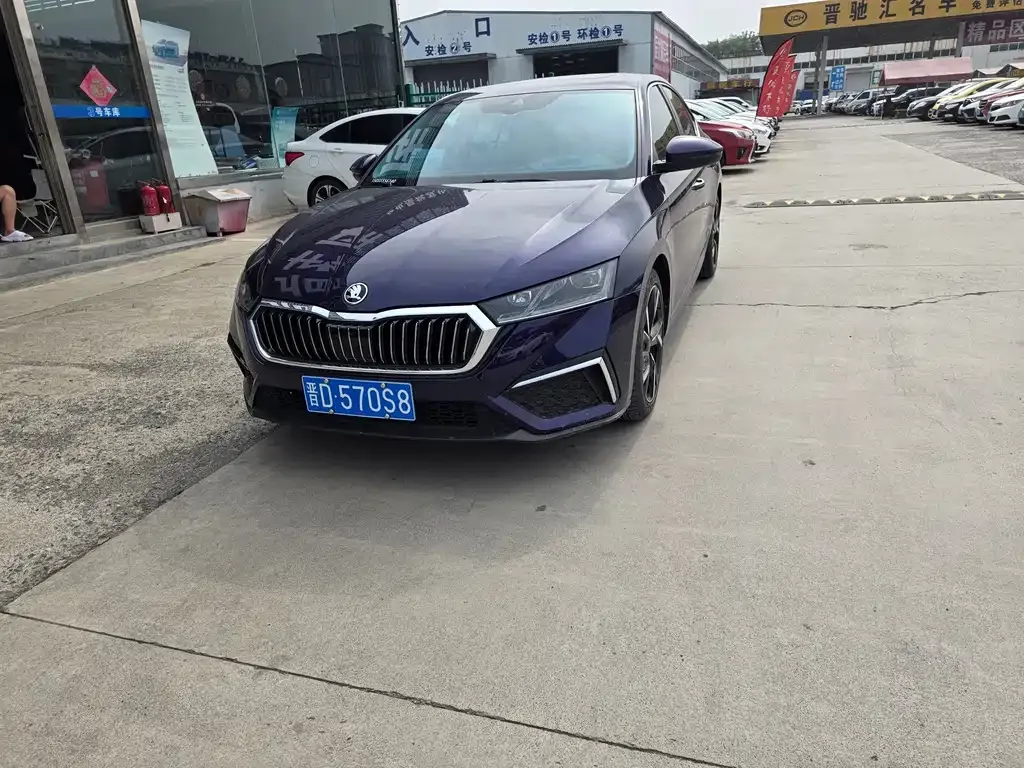 Skoda Octavia — фото 1