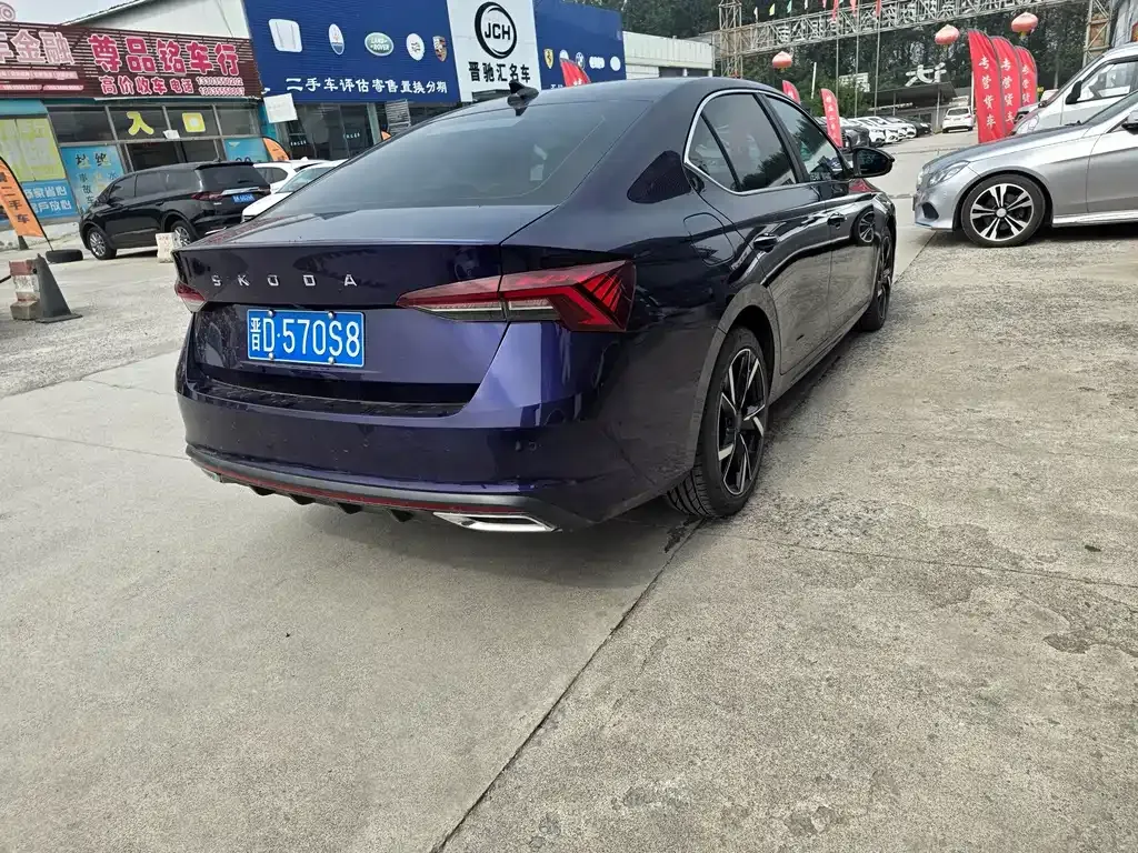 Skoda Octavia — фото 9