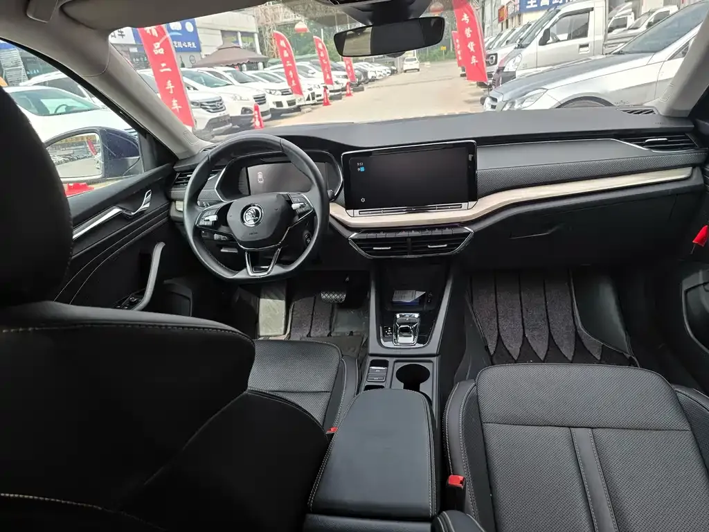 Skoda Octavia — фото 2