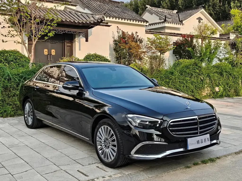 Mercedes-Benz E-Class — фото 6