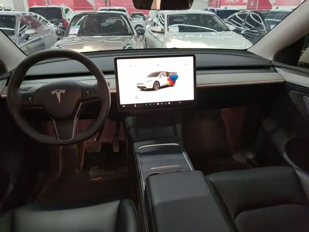 Tesla Model Y — фото 5