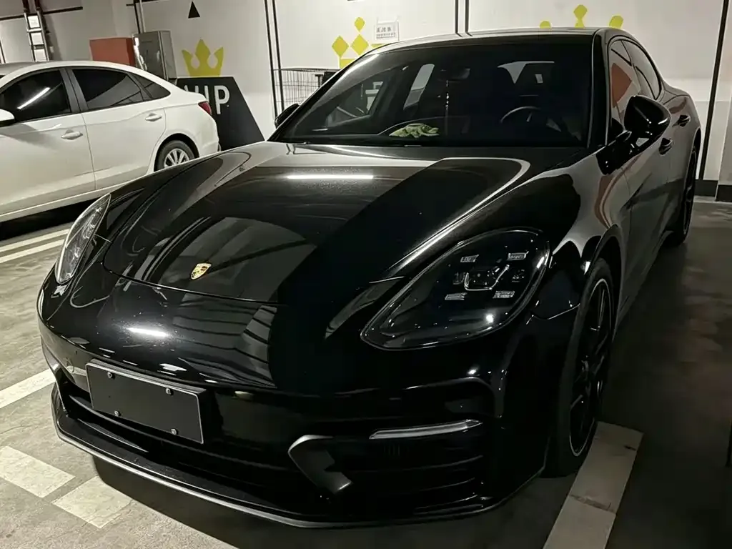 Porsche Panamera — фото 1