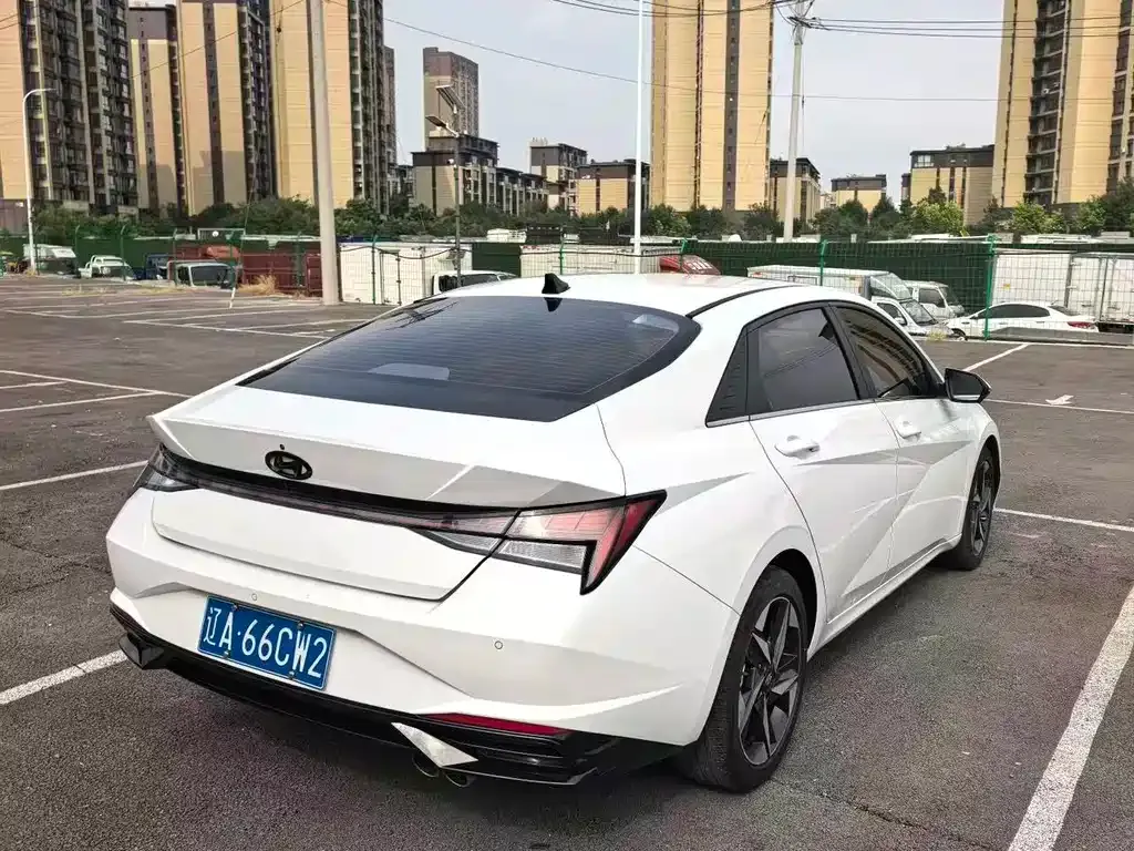 Hyundai Elantra — фото 9