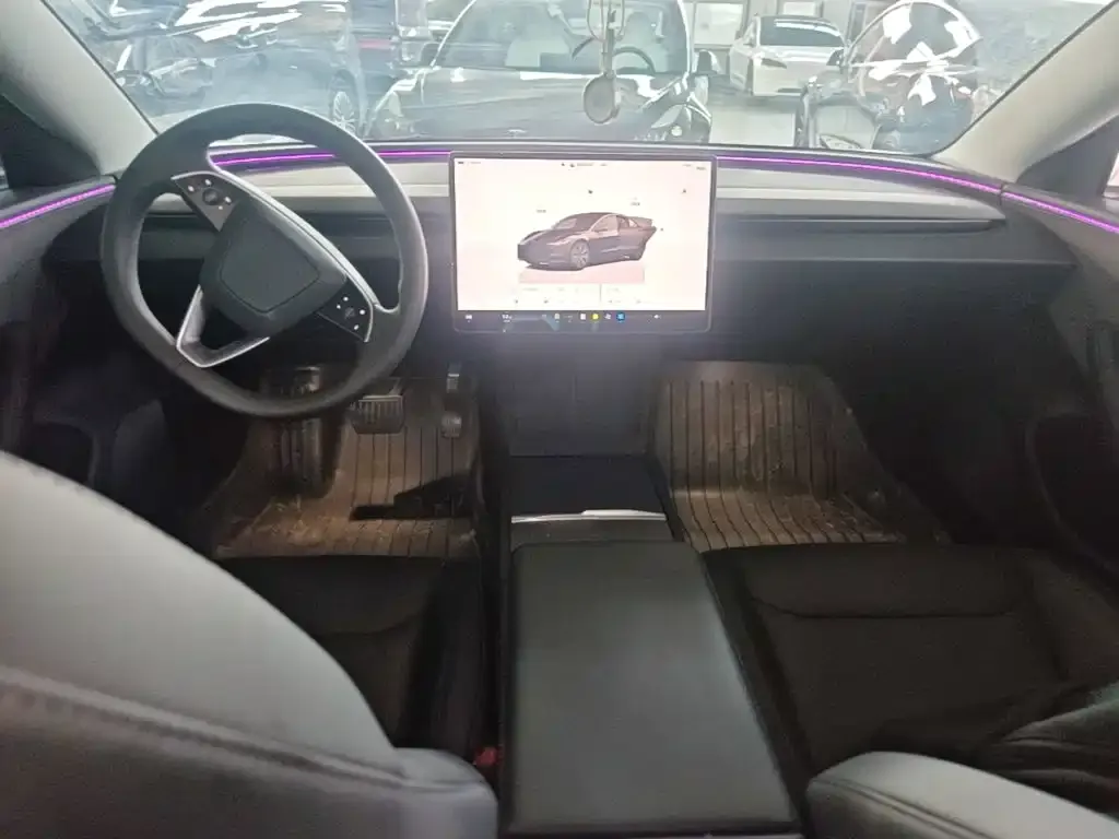 Tesla Model 3 — фото 3