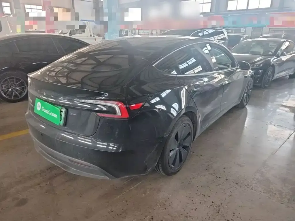 Tesla Model 3 — фото 5