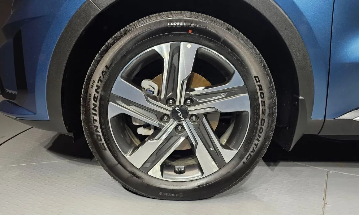 Kia Sorento — фото 8