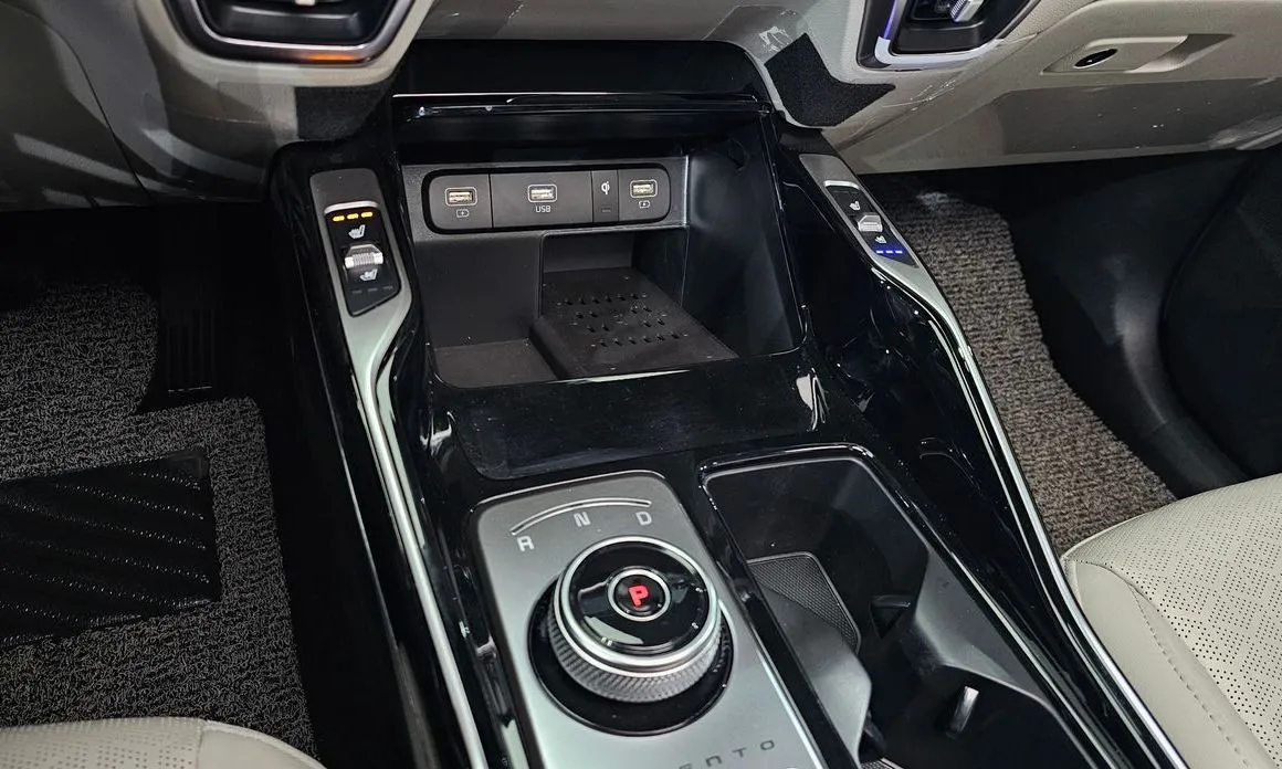 Kia Sorento — фото 7