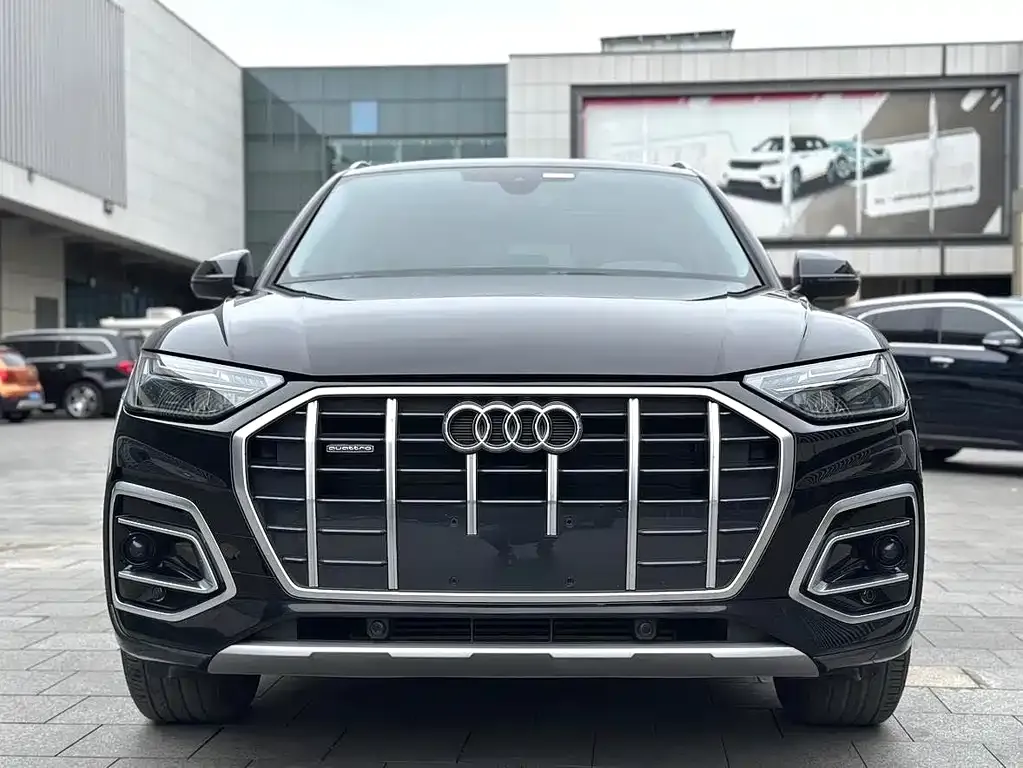 Audi Q5L — фото 9