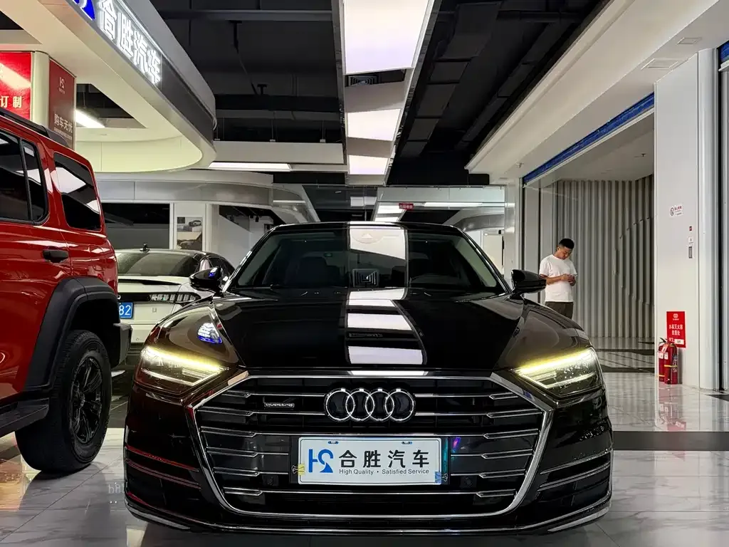 Audi A8 — фото 4