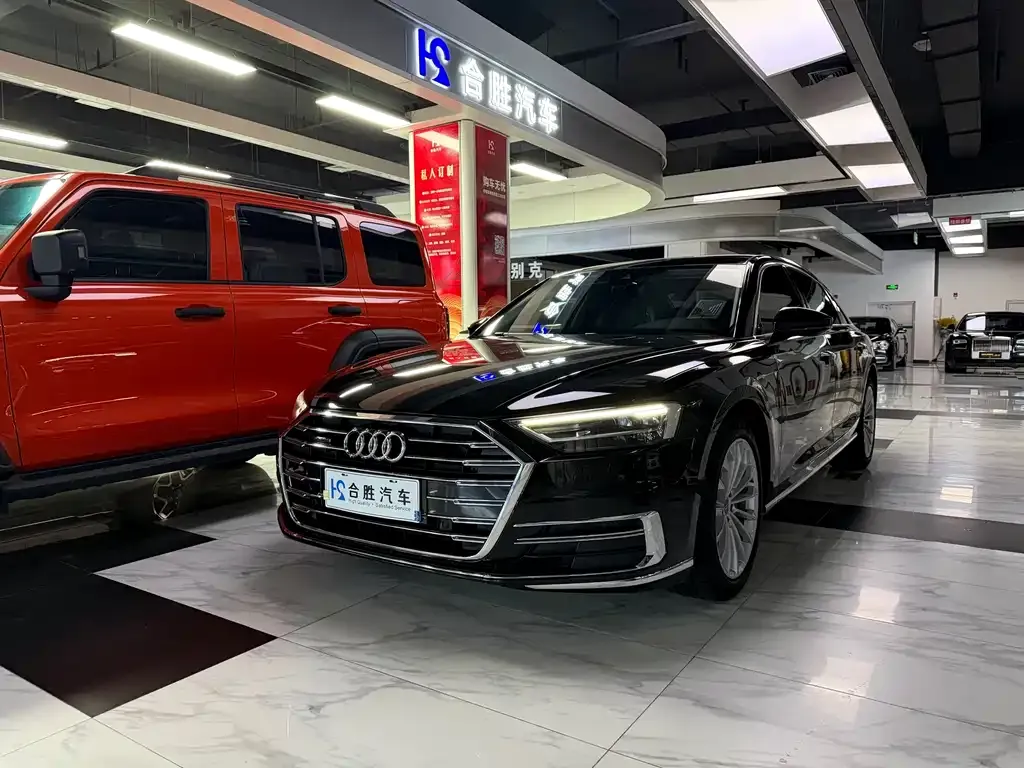 Audi A8 — фото 2