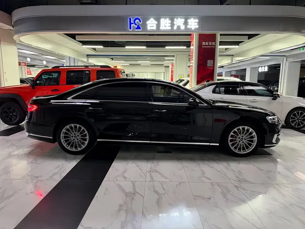 Audi A8 — фото 6