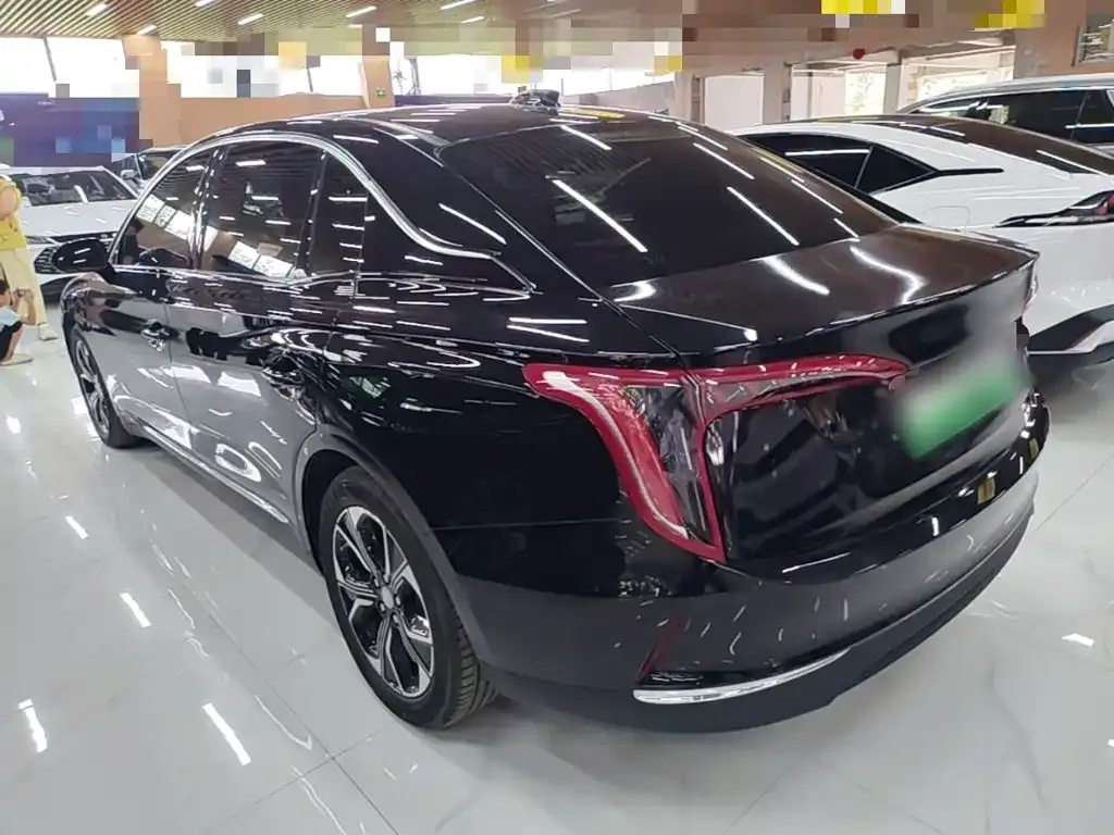 Hongqi E-QM5 — фото 8