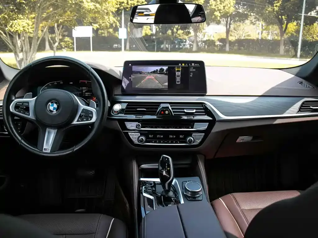 BMW 5 Series — фото 5