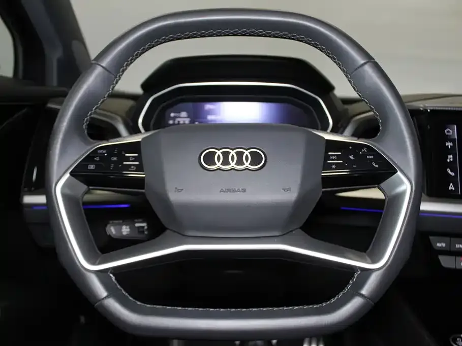 Audi Q4 e-tron — фото 9